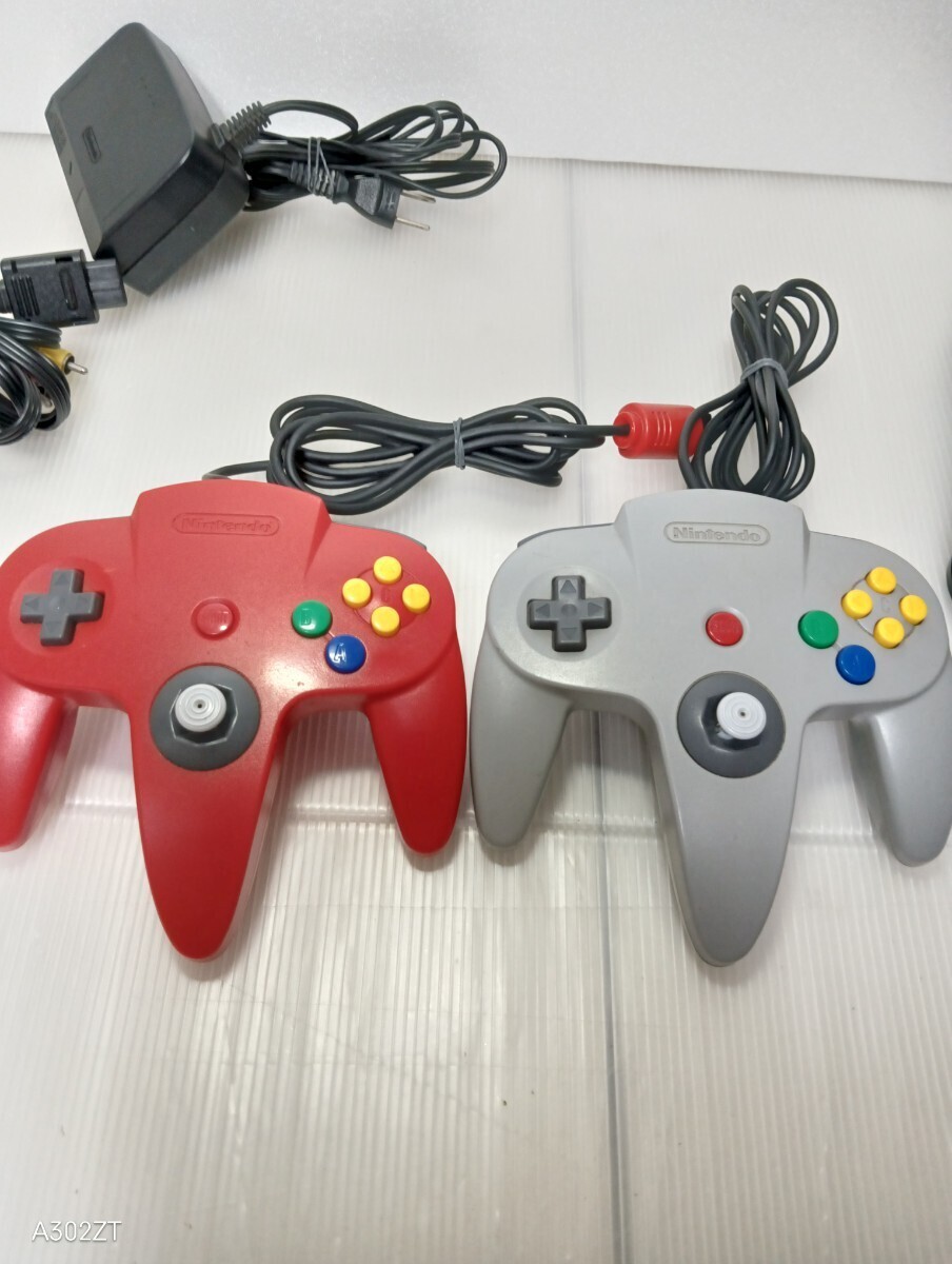 【動作確認、内部簡易メンテ品】Nintendo64 本体とコントローラー2個_画像6