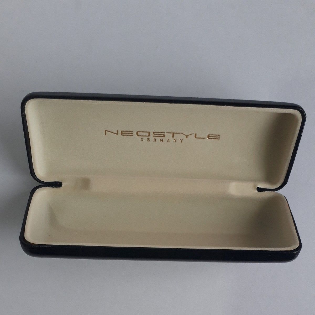 NEOSTYLE   ネオスタイル　GERMANY　ハードメガネケース(小物入れ）ドイツ製のケース