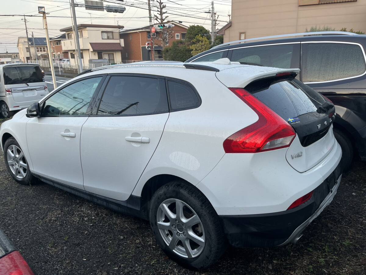 極上車!! 現行型!! ディーゼル 最上級モデル サマムPKG ! レザーシート V40クロスカントリーD4 先進安全装備!! 機関安心のアイシン 8AT!の画像4