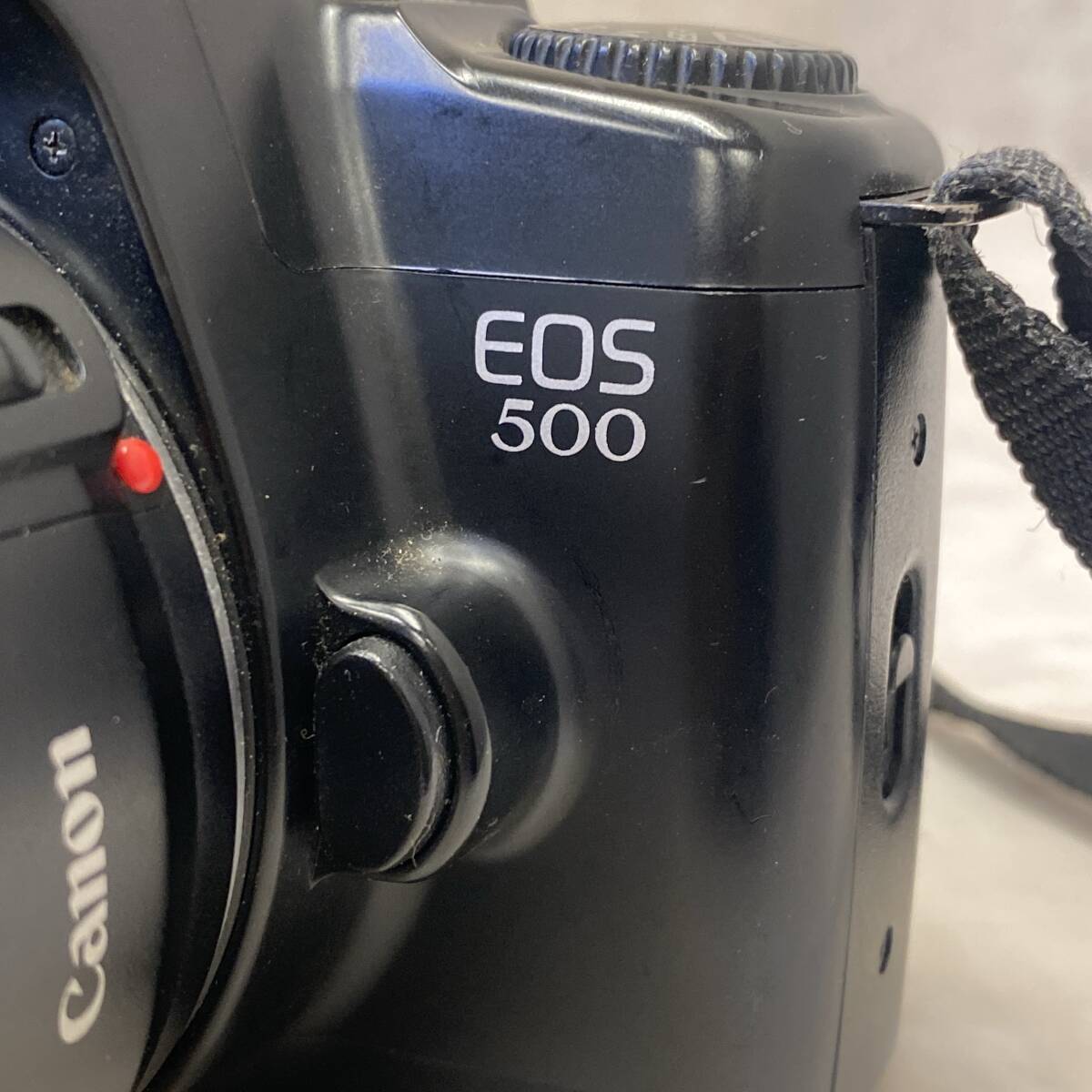  【値下げ 送料無料】 フィルム一眼レフカメラ CANON EOS500 初代EOS KISS 欧州向け輸出モデル レンズ付 電池交換済 動作品 現状品 A410-2_画像2