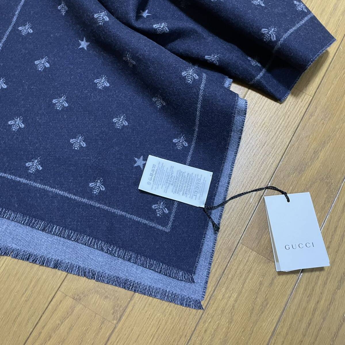 *Gucci Gucci navy blue × gray BEE bee pattern muffler stole new goods 