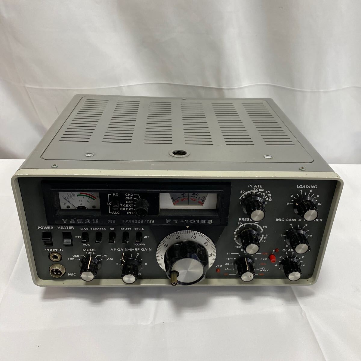 【ジャンク品・動作未確認！】 トランシーバー アマチュア無線 YAESU 八重洲無線 FT-101ES ※電源が無い為、動作未確認の現状出品です！_画像1