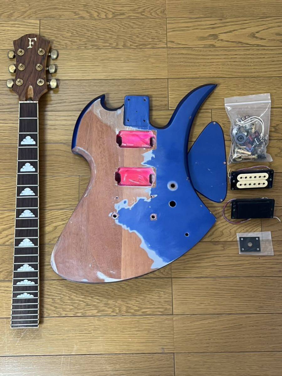 ジャンク 1円スタート Fernandes Burny MG-80X 部品取りに オブジェ用に X JAPAN HIDE モッキンバードの画像1