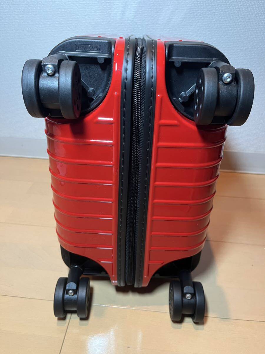 未使用RIMOWA ESSENTIAL LITE 19L エッセンシャルライト　レッドグロス　TSAロック 機内持ち込み リモワ _画像6