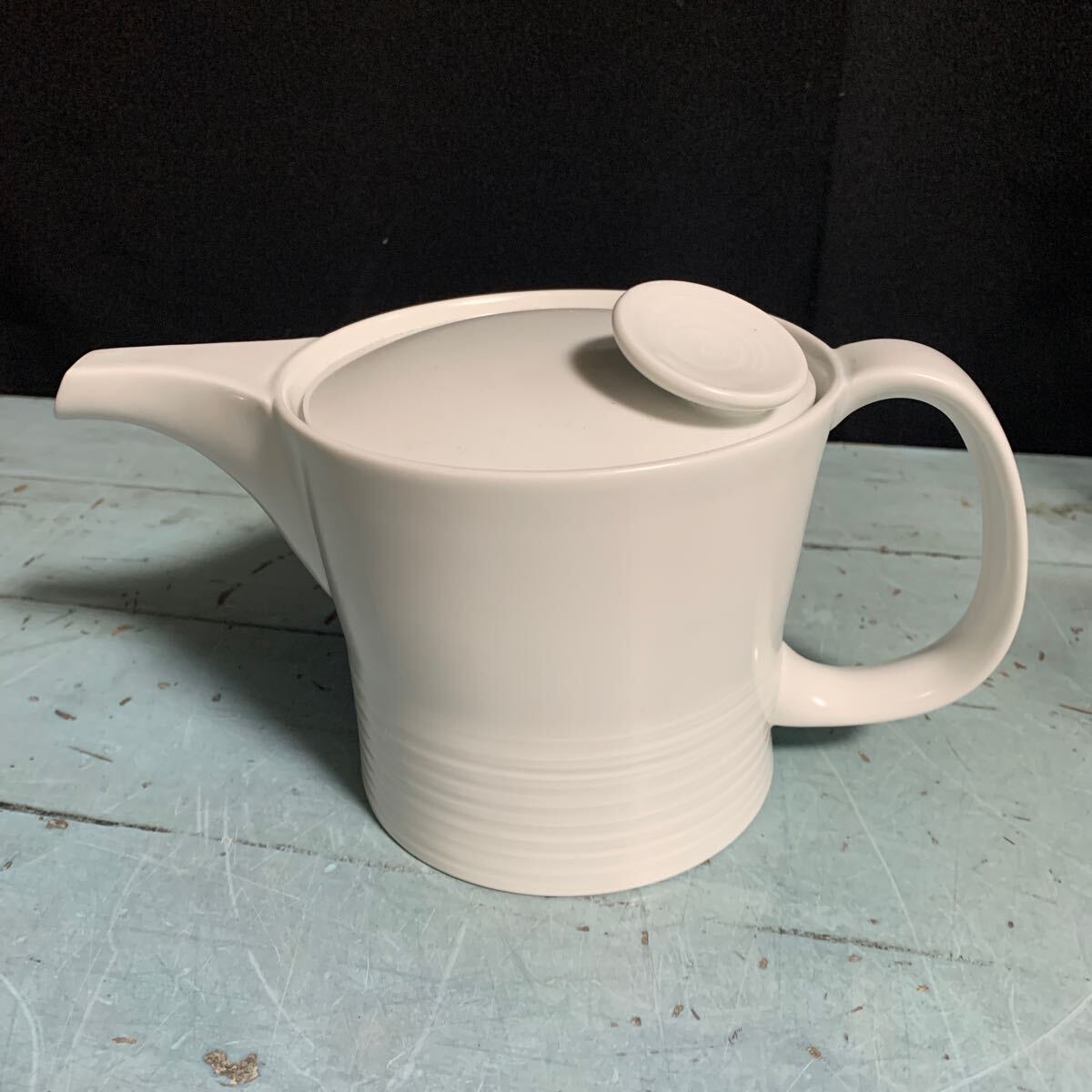 急須 おしゃれ 白山陶器 ポット ミストホワイト MIST WHITE ティーポット 白 磁器 茶器 日本製 国産 キッチン 雑貨 (9547)_画像1