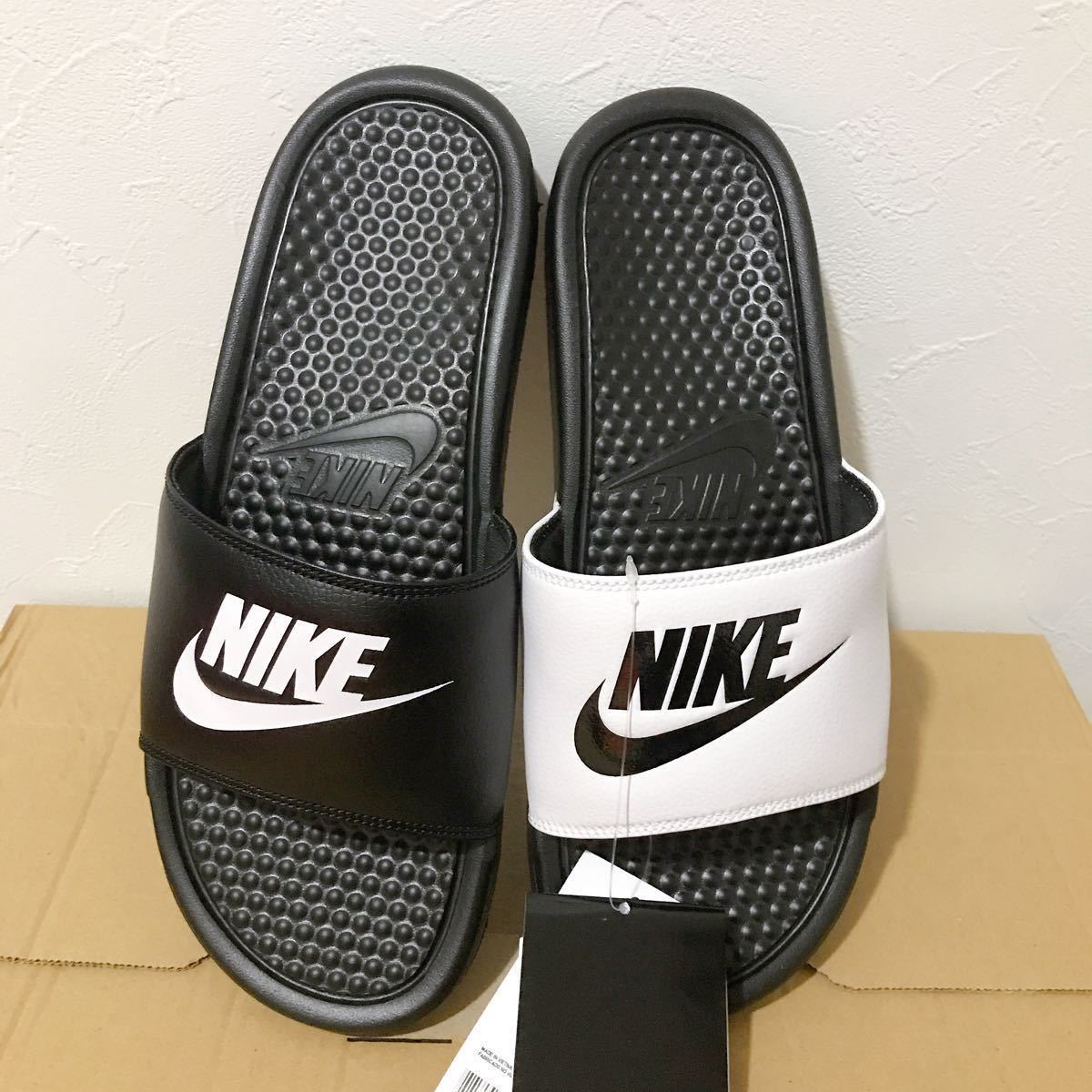 新品未使用 NIKEナイキ BENASSI ベナッシ ミスマッチ JDI 27cm 白黒 ホワイト ブラック シャワーサンダル スリッパ アシンメトリー 黒白の画像2