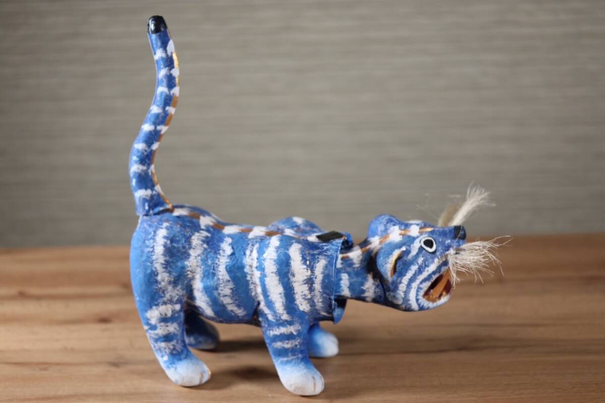 張り子の虎、端午の節句に！五月人形 首振り虎 Blue Tigersの画像1