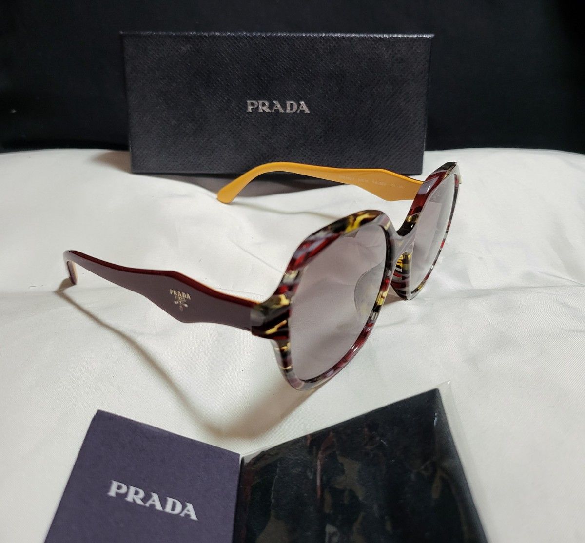 ◆PRADA プラダ◆ロゴ付き  サングラス  箱付き