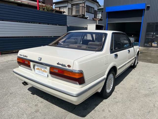 グロリア 3.0 V30E 30・SV ビックバンパー　最終モデル　ノーマル車_画像6