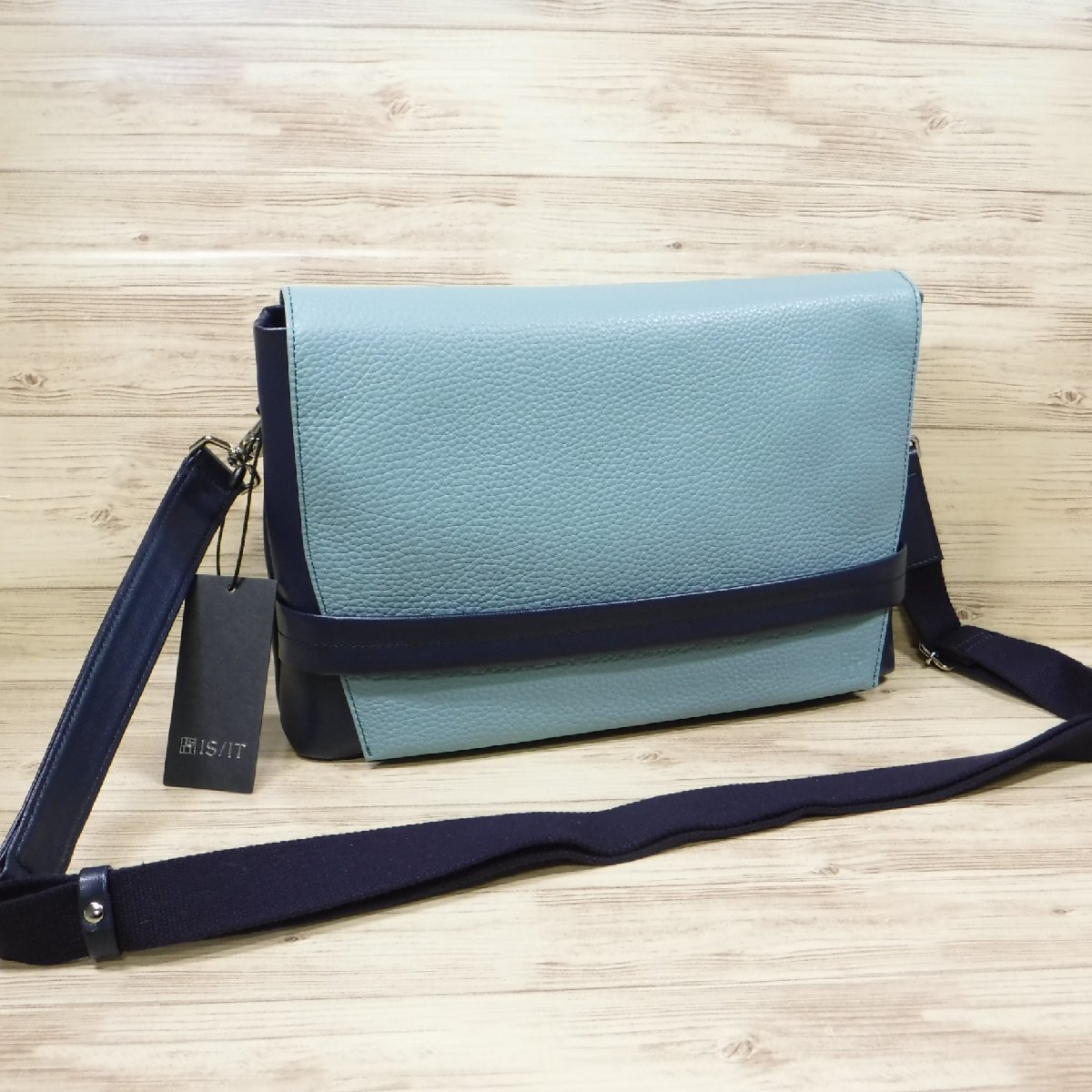 YY711izito regular price 19800 jpy new goods Italy cow leather leather shoulder bag 4WAY clutch bag combined use navy blue blue made in Japan IS/ITka start 939201