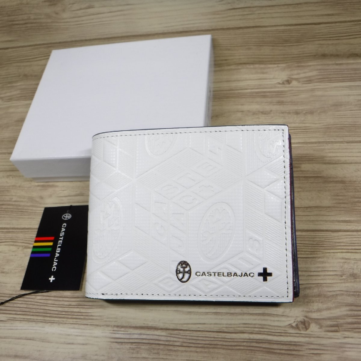 QQ37 Castelbajac обычная цена 17600 иен новый товар белый 2. складывать кошелек карта место хранения кошелек для мелочи . имеется ta язык телячья кожа белый мужской 067614 CASTELBAJAC