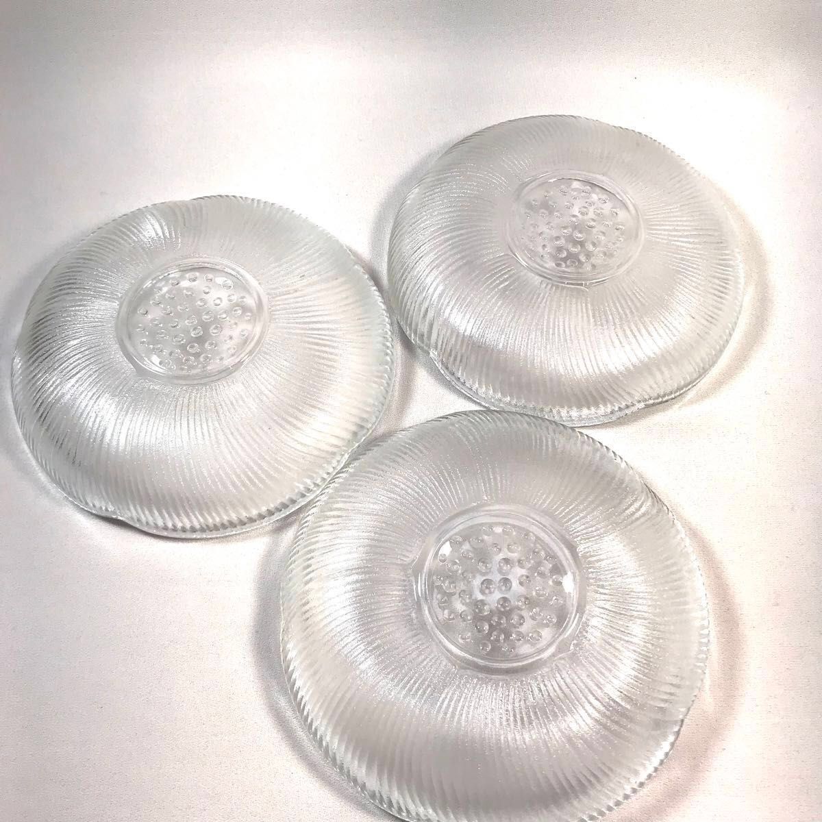 レトロ　アンティーク　小皿　ガラス食器　皿　カメリア　美品　11.8cm 3枚 昭和レトロ ガラス レトロガラス　当時物 