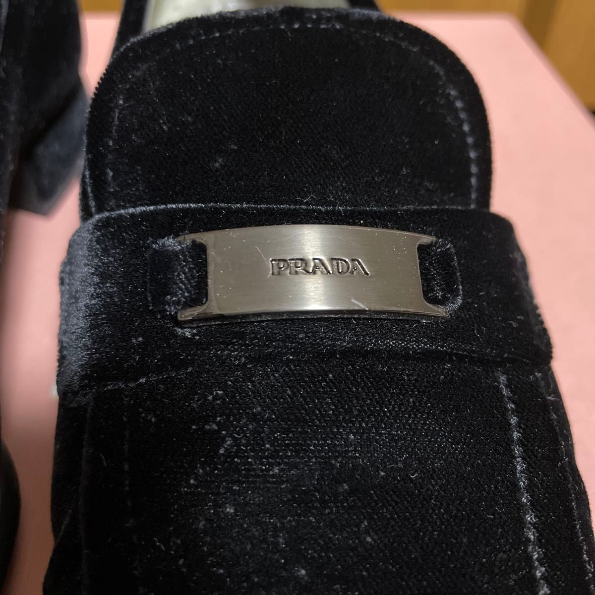 プラダ PRADA ロゴプレート ローファー シューズ フラット プラダ PRADA ロゴプレート ローファー シューズ フラット