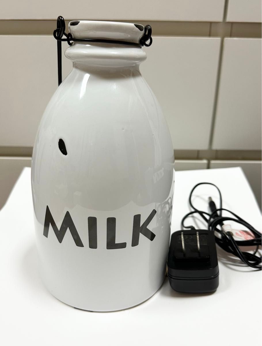 阪和 Onlili ミルク瓶型アロマディフューザー ホワイト
