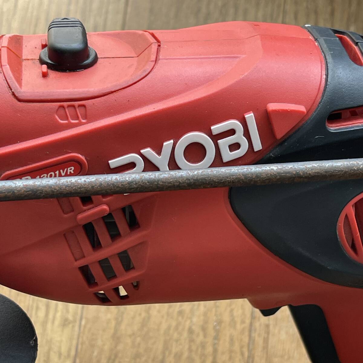 【動作OK】【送料無料】RYOBI リョービ 振動ドリル PD-1301VR 工具 電動工具 DIY 日曜大工 ドリル _画像4