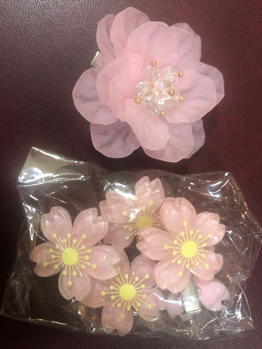 お花のクリップ　12個セット　結婚式　卒業式　入学式　ピンク　黄色　青 コサージュ 髪飾り