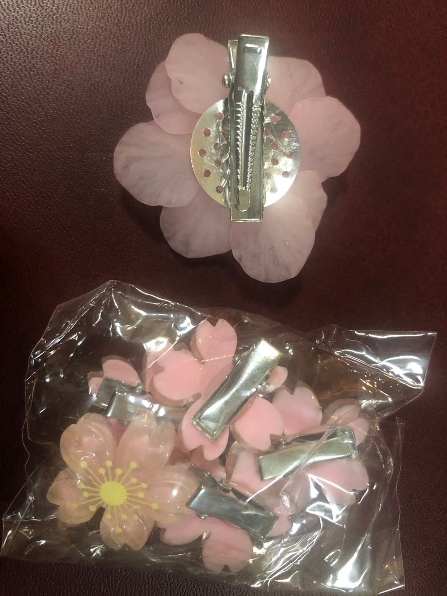 お花のクリップ　12個セット　結婚式　卒業式　入学式　ピンク　黄色　青 コサージュ 髪飾り