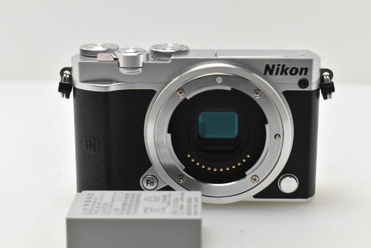 【B品】NIKON ニコン 1 J5［000023140］の画像1