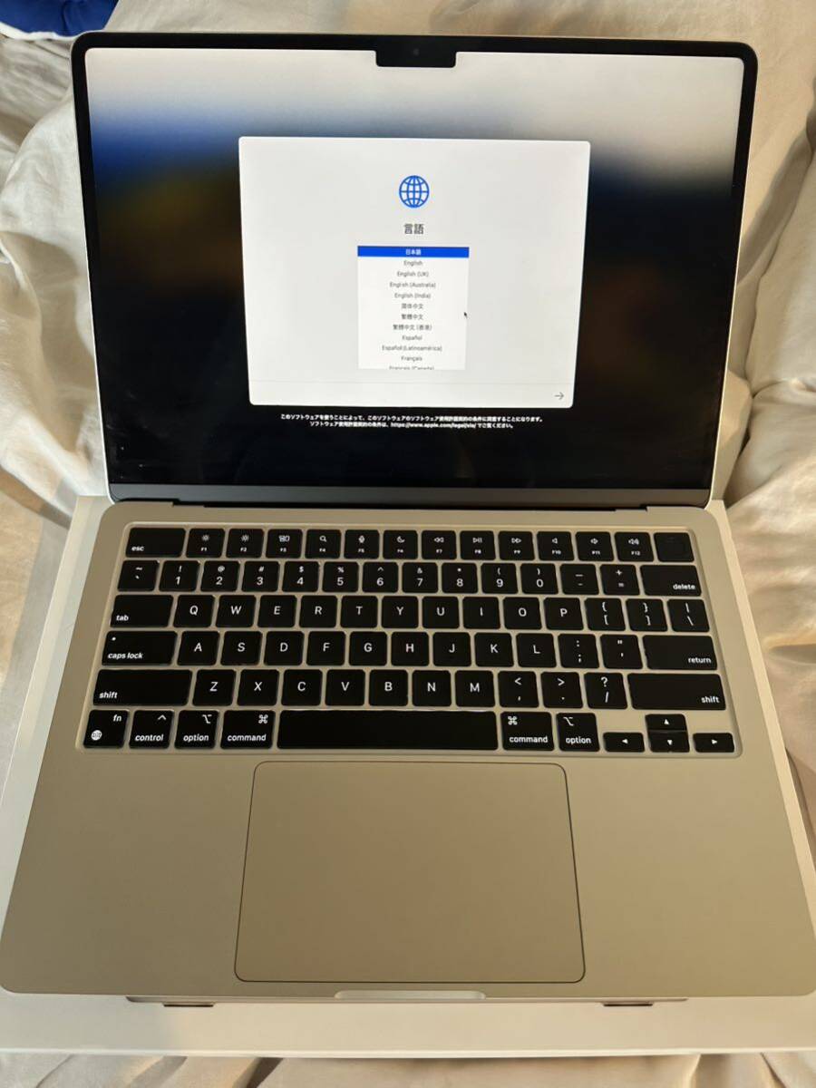 Apple 2022 Macbook Air 13 M2 8GB 256GB スターライト_画像1