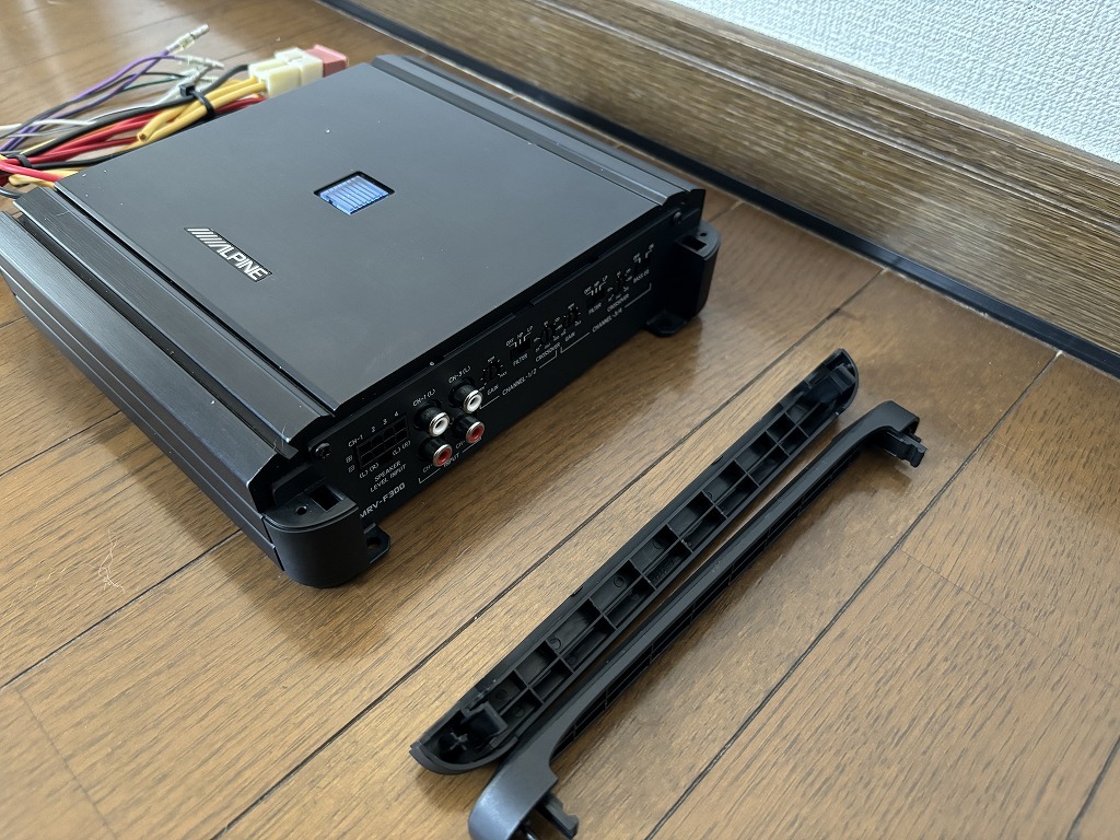 ALPINE アルパイン MRV-F300 4chデジタルパワーアンプ　中古品_画像3