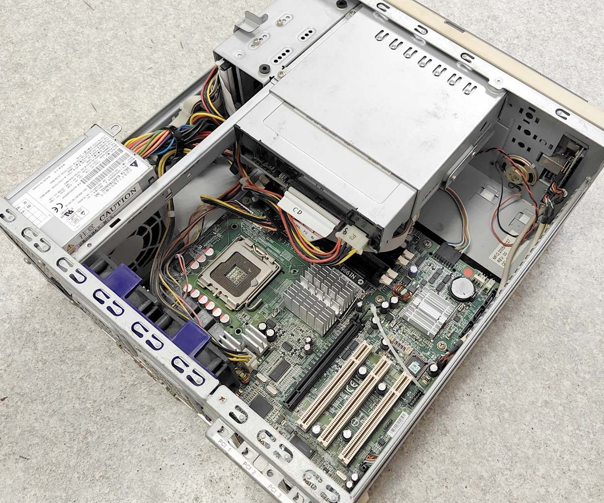 NEC Express5800/53Xc の残骸★ケース(函体) マザーボード etc.★ジャンクの画像5