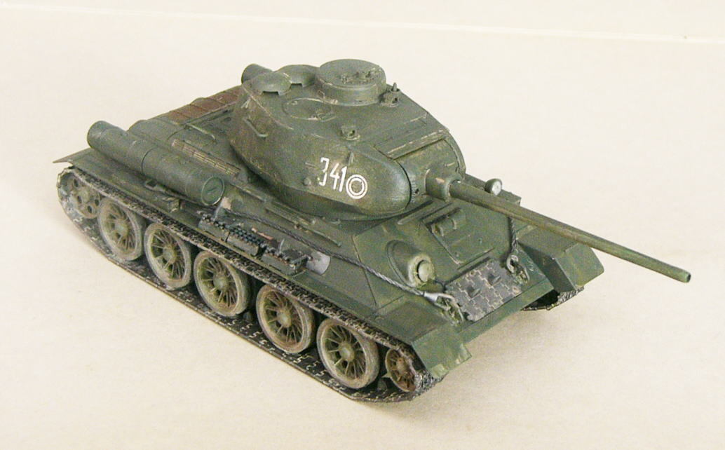 製作完成品■タミヤ　1/48　ソビエト・T34/85 中戦車_画像4