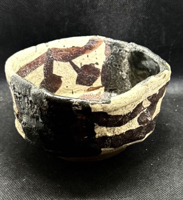  black Oribe . shape tea cup .. iron . for searching old fine art peach mountain old . half mud .. Kiyoshi Akira .. history .