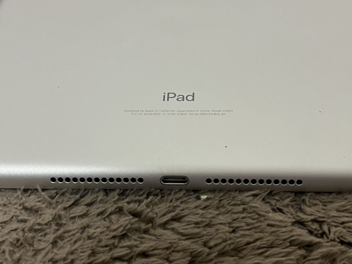 1円〜☆iPad Apple☆ ジャンク品 iPad アイパッド Wi-Fi Wi-Fiモデル 第五世代 シルバー系 画面傷汚れ無し A1823 ［説明欄要必読］_画像2