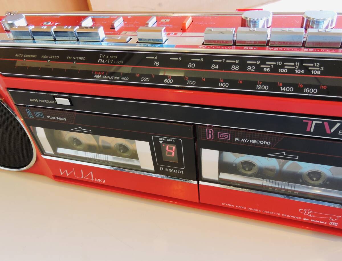 80s SANYO 小型ダブルラジカセ WU4 mkⅡ 人気色 赤 整備済 動作正常 美品 高音質 U4 /取説/新品スピーカー交換済 新品カセットテープ付属の画像6
