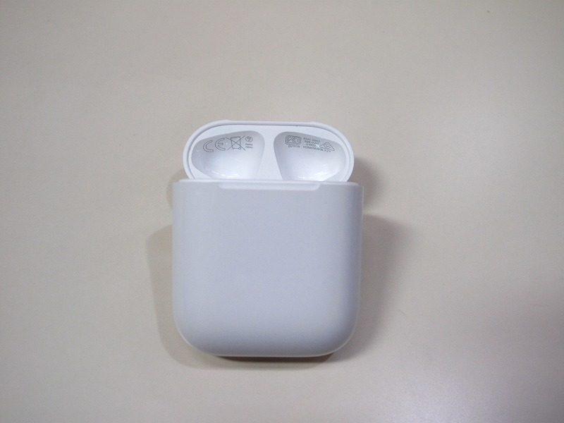 Apple純正 アップル Air Pods エアーポッズ ワイヤレスイヤホン A1602 充電ケースのみの出品です　ライトニング端子_画像2