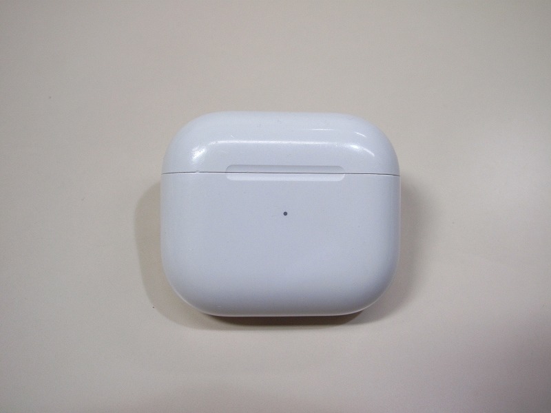 Apple純正 AirPods (第3世代 MagSafe 充電ケース) A2566 MME73J/A エアーポッズ 充電ケースのみの出品です。の画像1