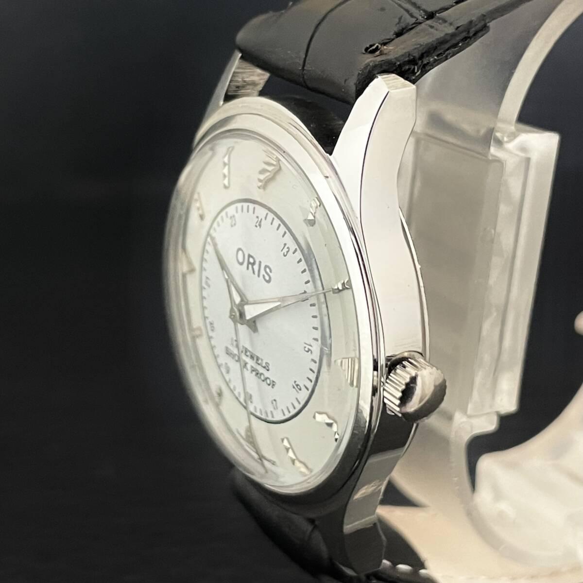 ◆激熱人気◆ 美品 ORIS オリス 1970'S ヴィンテージ 腕時計 メンズ手巻き アンティーク スイス 文字盤ホワイトツートン 1の画像4