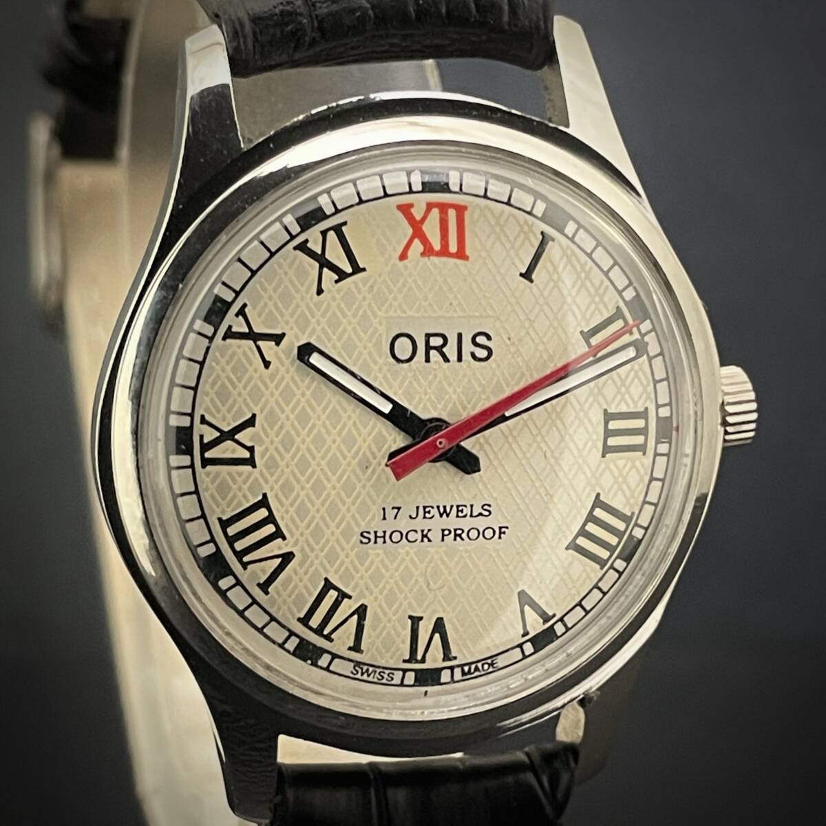 ◆激熱人気◆ 美品 ORIS オリス 1970'S ヴィンテージ 腕時計 メンズ手巻き アンティーク スイス 文字盤ホワイト 幾何学模様４の画像3