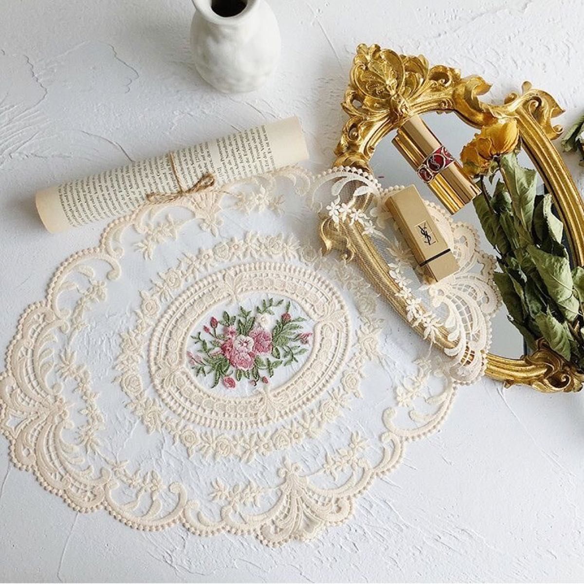 新品未使用品 テーブルクロス レース 花柄 刺繍 ベージュ テーブルマット 北欧 インテリア 小物 おしゃれ 飾り物