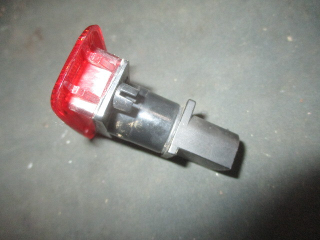 # Volvo V70 courtesy lamp 1 piece used 9151343 8B parts taking equipped front door light door trim interior light S70 XC70#