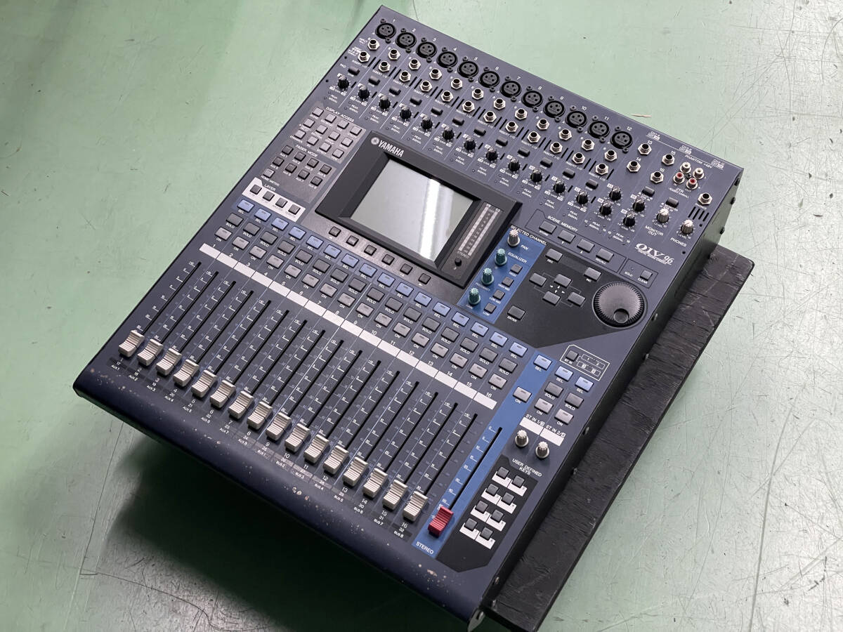 【中古】動作良好！YAMAHA ヤマハ デジタルミキサー 01V96VCM（おまけ付）の画像1