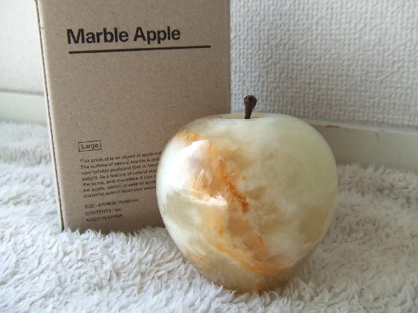 新品☆大理石Mable APPLEマーブルアップル☆ペーパーウエイトLARGEストライプ 林檎リンゴりんご茶オブジェ置物インテリア白ビンテージ北欧の画像1