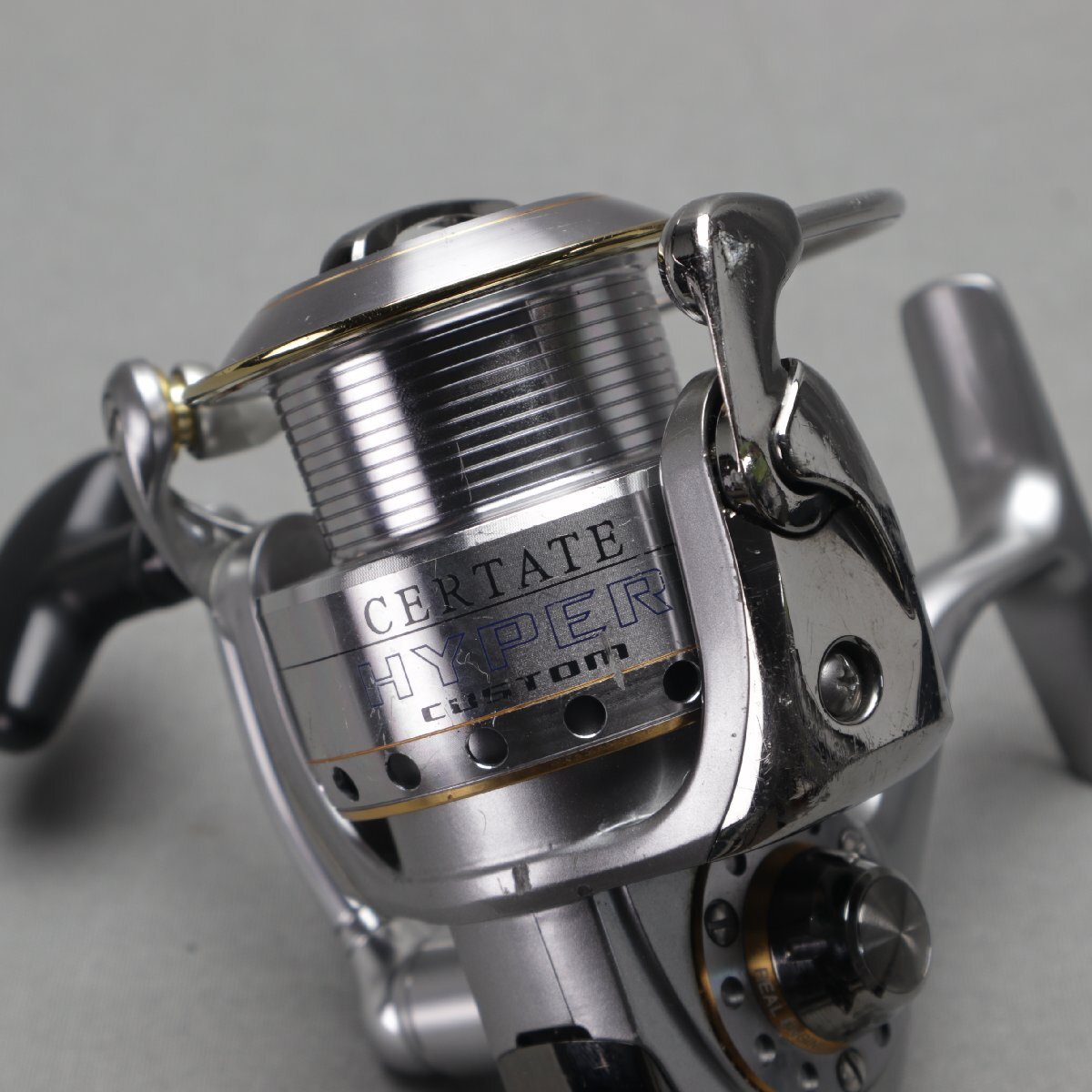 【ジャンク品】DAIWA（ダイワ） CERTATE セルテート HYPER CUSTOM ハイパーカスタム 3000 スピニングリールの画像2