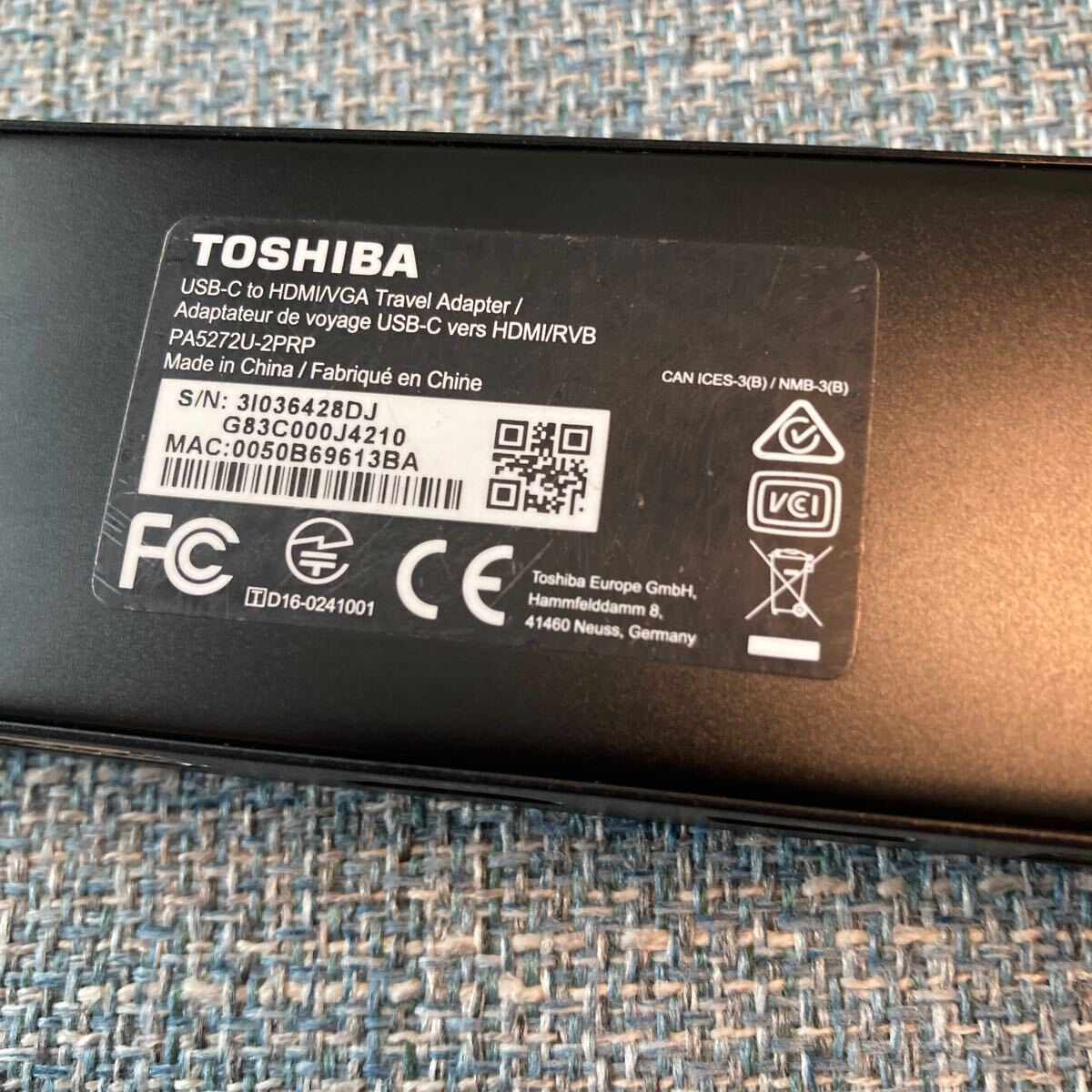 即決　翌日発送　TOSHIBA USB-C to HDMI/VGA Travel Adapter PA5272U-2PRP ポート拡張アダプター_画像2