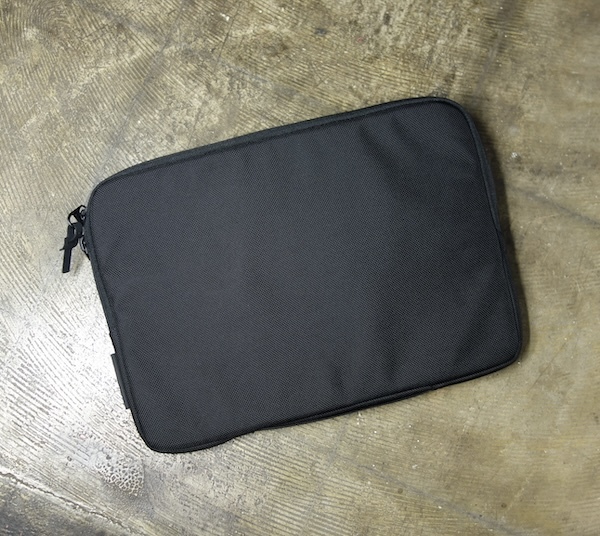 TK 新品 WEXLEY ウェクスレイ KINNEY 14 LAPTOP SLEEVE 14インチPC パソコンケース クラッチバックの画像2