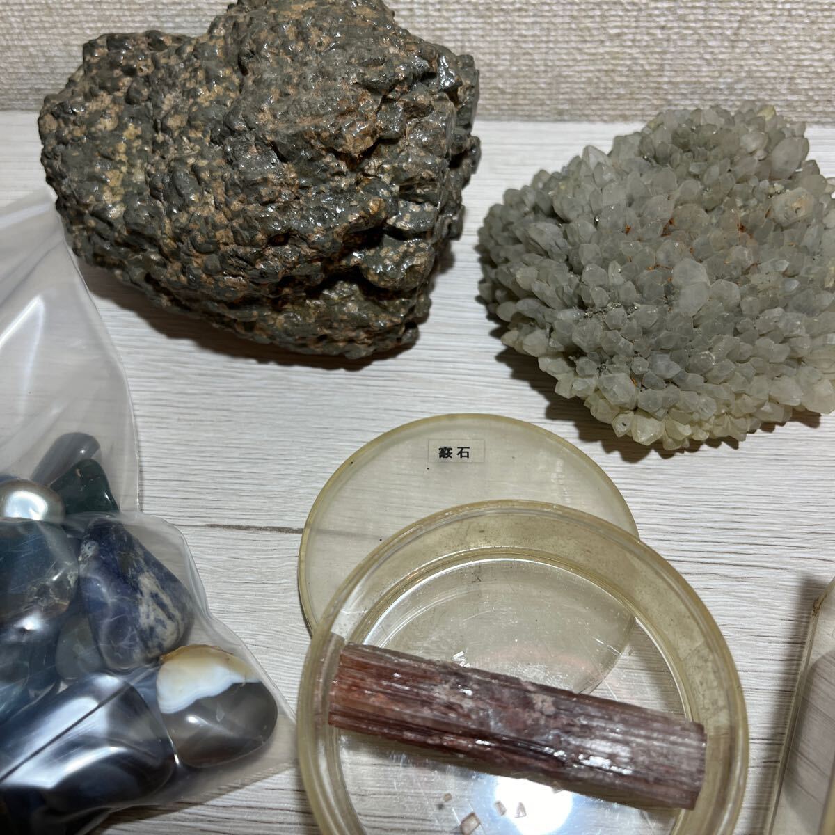  raw ore natural stone . stone mineral ornament collection set 