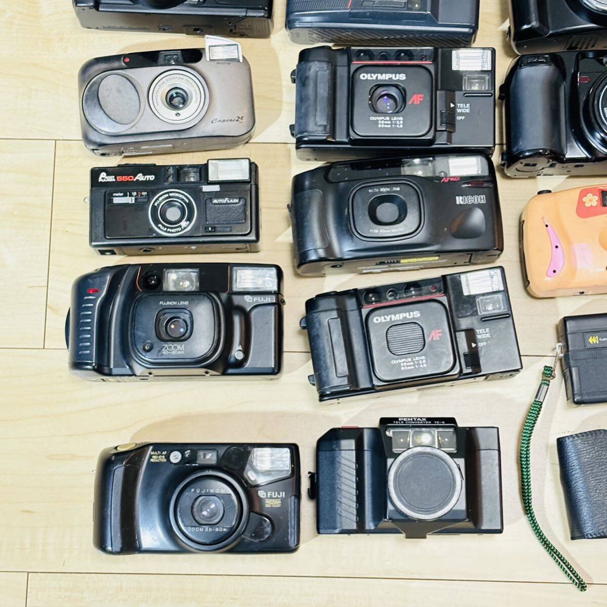 1円～ まとめ売り コンパクトカメラ 18台 レンズ ストロボ等 FUJIFILM、OLYMPUS、PENTAX、minolta等 カメラまとめの画像3