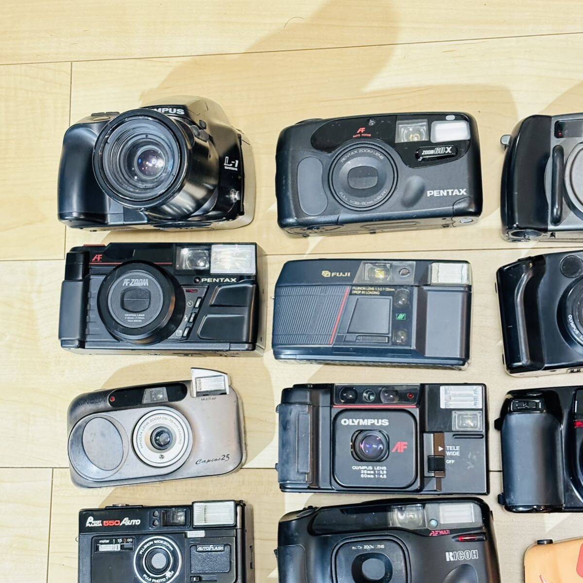 1円～ まとめ売り コンパクトカメラ 18台 レンズ ストロボ等 FUJIFILM、OLYMPUS、PENTAX、minolta等 カメラまとめの画像2