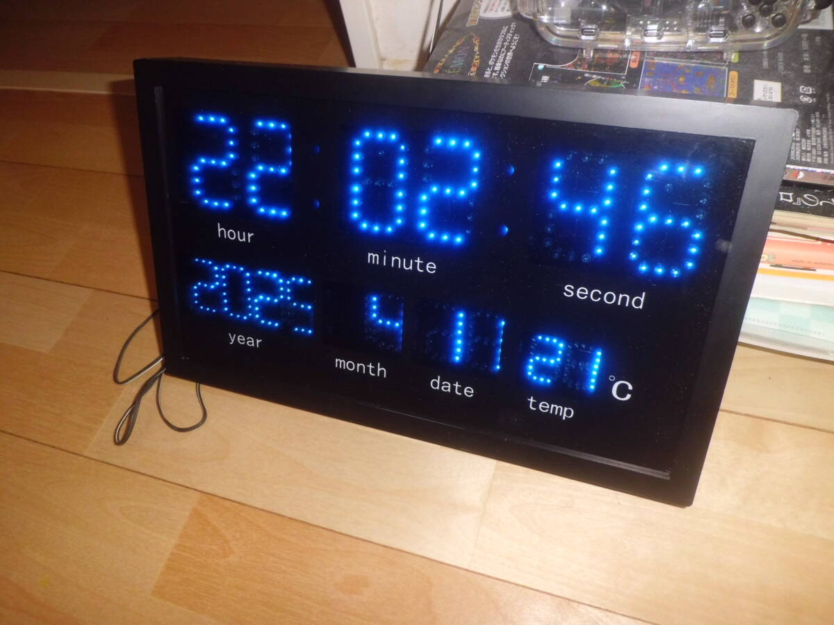 LEDデジタル時計 日付、温度表示付き LED 青色 ブルーライト 壁掛けの画像2