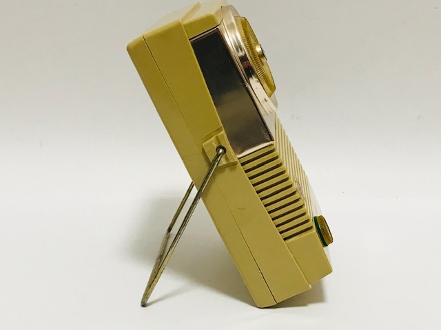 アンティーク MOTOROLA モトローラ 8×26S 8-Transistor AMラジオ 稼働品 受信OK 1959年U.S.A. 高さ18cm 幅11㎝厚さ6.5㎝ ヴィンテージ希少の画像3