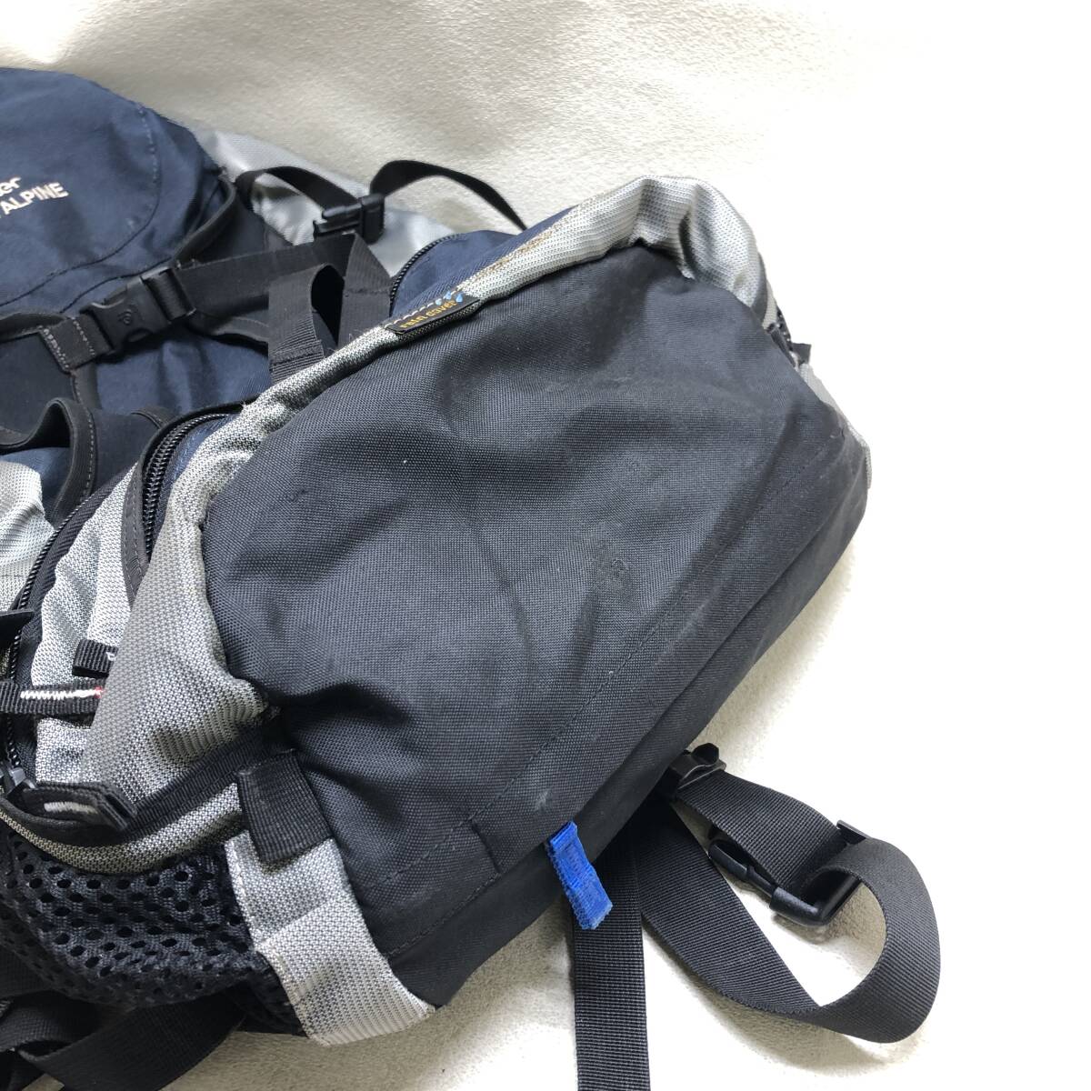 ★deuter ドイター airstripes バックパック リュック 鞄 ファッション アパレル アウトドア用品 旅行 トラベル 中古品★K01746の画像4