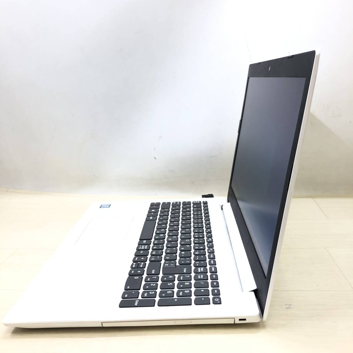 ★Lenovo レノボ 80XL ideapad320 ノートパソコン アダプター付 メモリ4GB Windows10 Home Core i7-7500U 本体 中古品★H01879の画像2