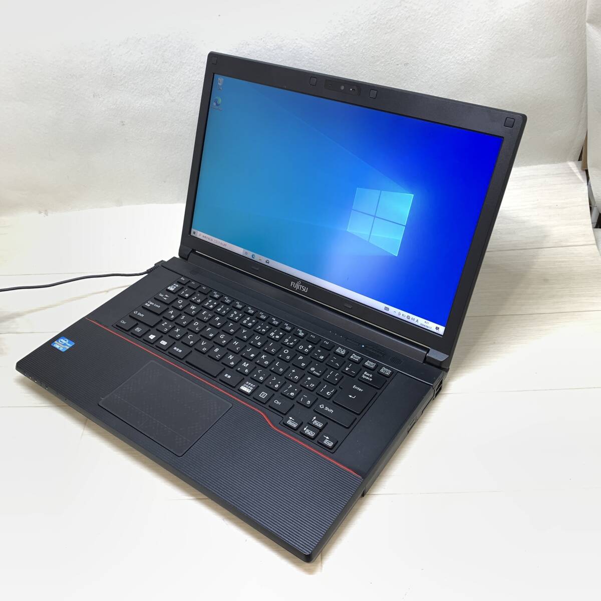 ■FUJITSU 富士通 LIFEBOOK A573/G FMVA03008 ノートパソコン アダプター付 メモリ4GB Windows10 Home Core i3-3120M 現状品■K41772_画像1