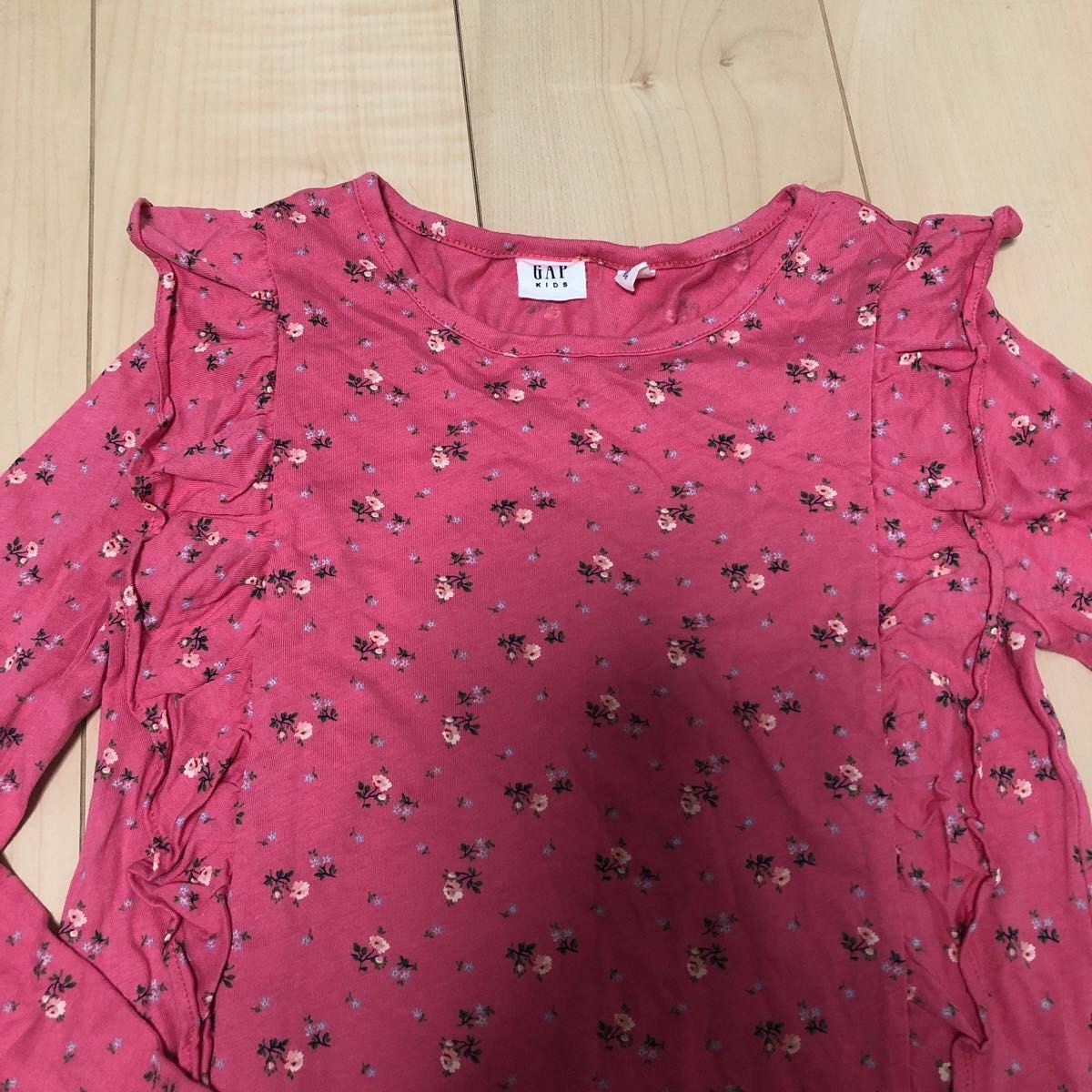 ★美品★ギャップ　GAP 花柄　ピンク　フリル　カットソー　キッズ　130 長袖 Tシャツ