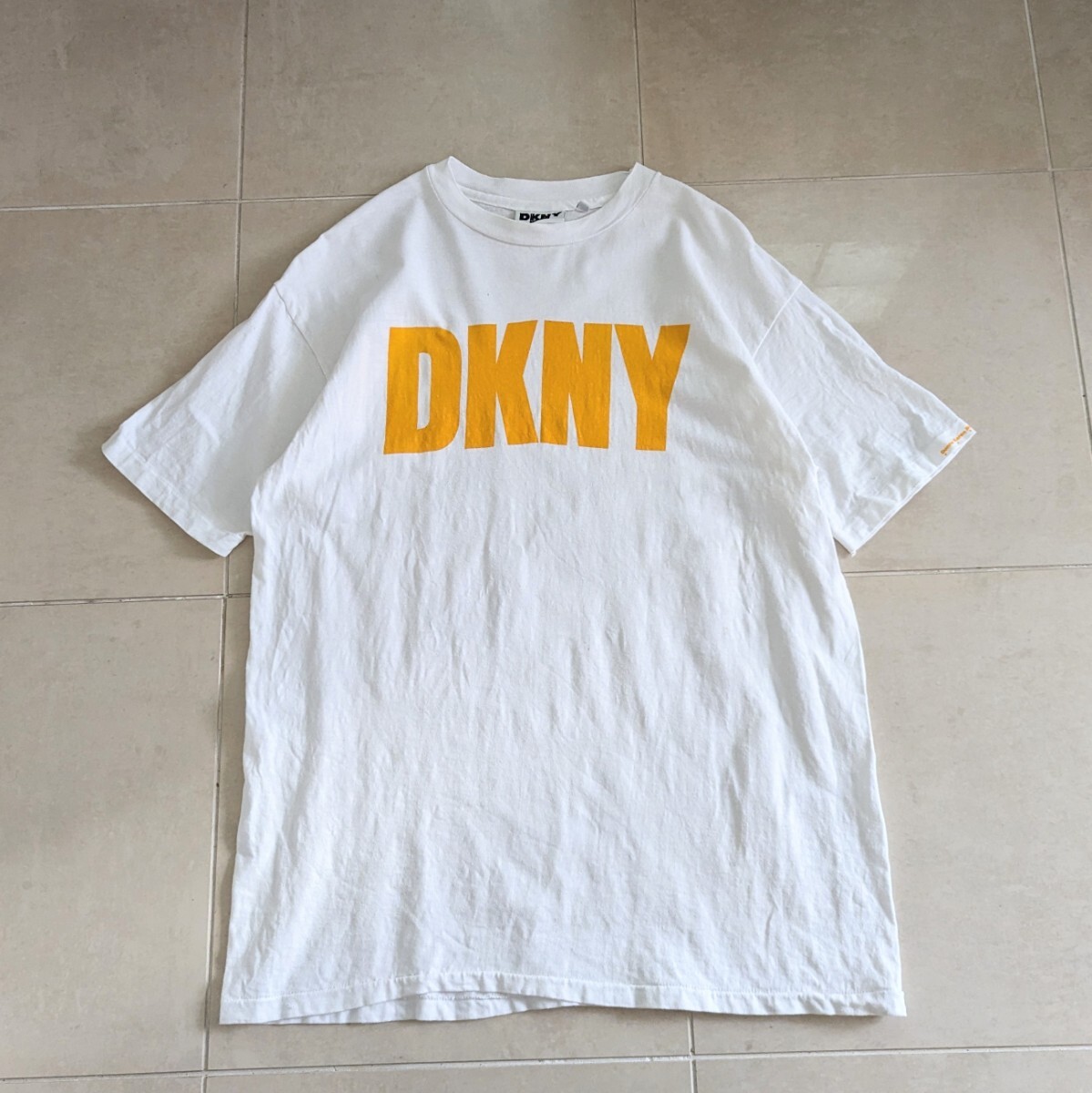 90s USA製 DKNY 　Tシャツ シングルステッチ XL相当_画像3